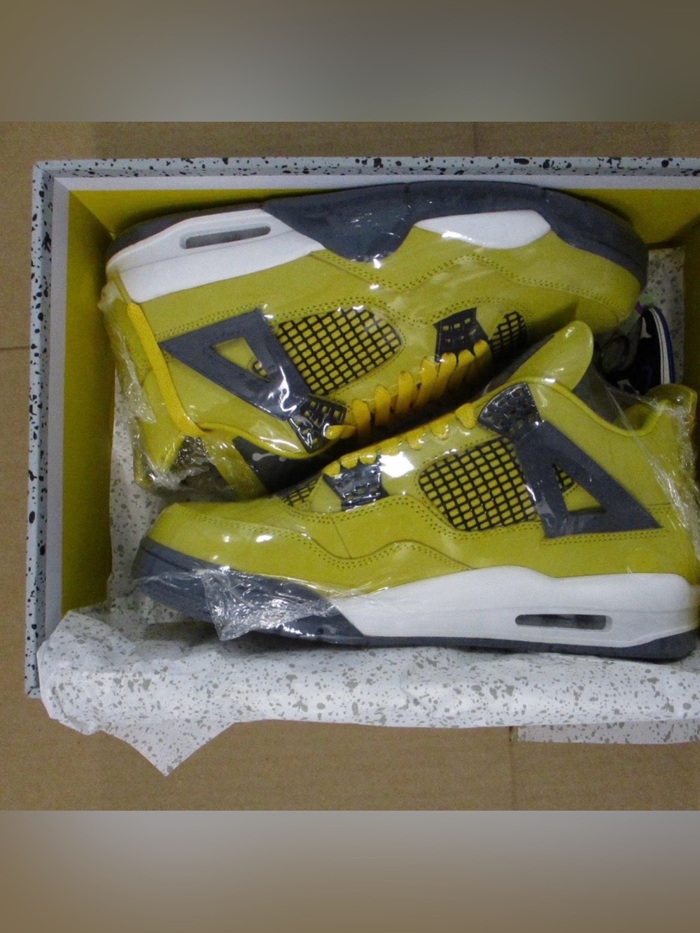Nike Air Jordan Retro 4 ‘Lighting’ Size 9